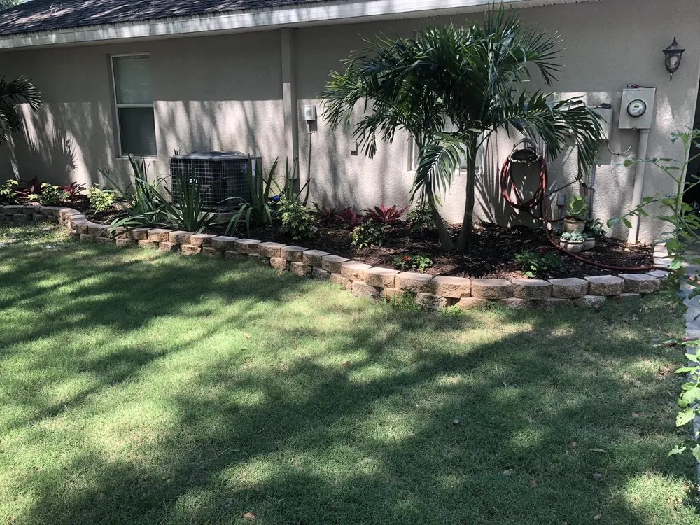 Professional garden landscaping in Dover, FL - Green Oasis Lawn Services