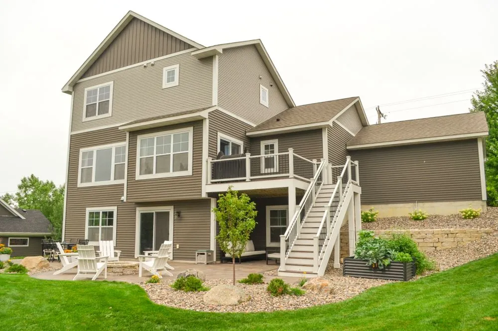 Top-rated landscape installation in Woodbury, MN by Green Oasis