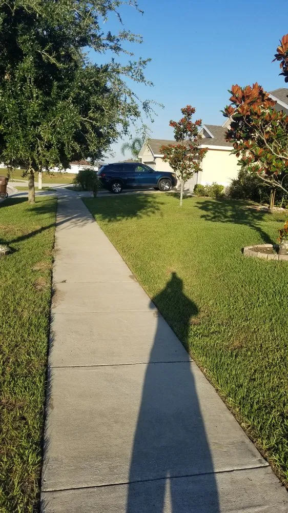 Local lawn mowing service in Davenport, FL by Green Outdoor