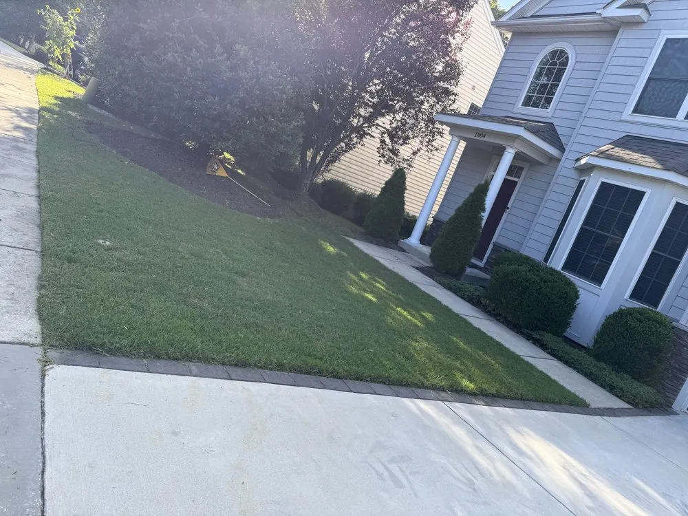 Reliable lawn mowing service for year-round maintenance in Edgewater, MD by Green paradise