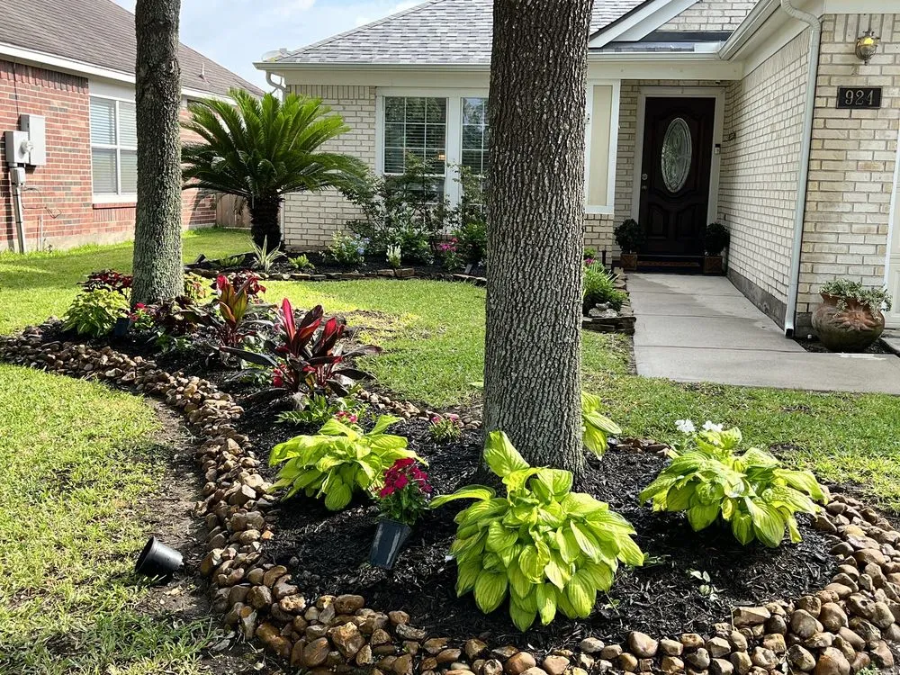 Expert garden landscaping in Houston, TX by Green Path Landscapes
