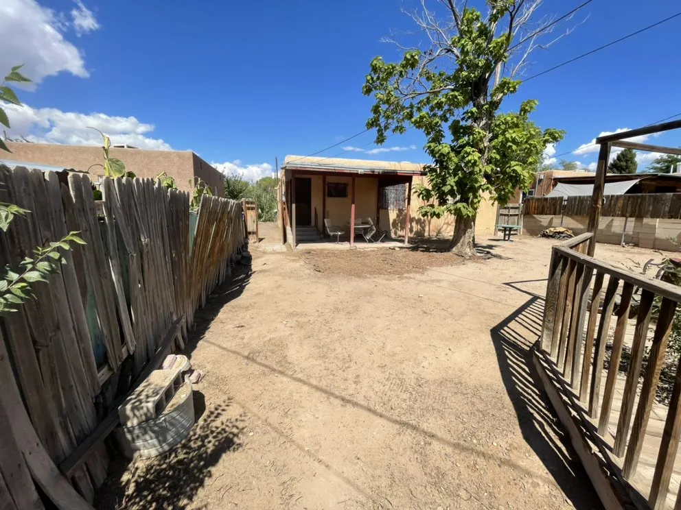 Custom garden landscaping experts serving Albuquerque, NM - Green Peak Landscaping