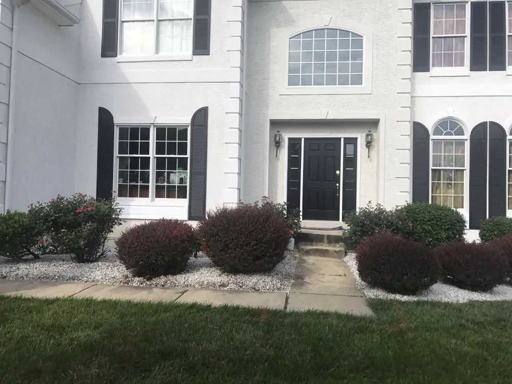 Local yard cleanup service experts serving Newark, DE - Green Planet Landscape