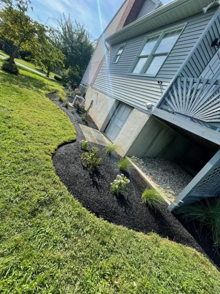 Local landscape design in Newark, DE - Green Planet 's Erni Landscaping / Hardscaping
