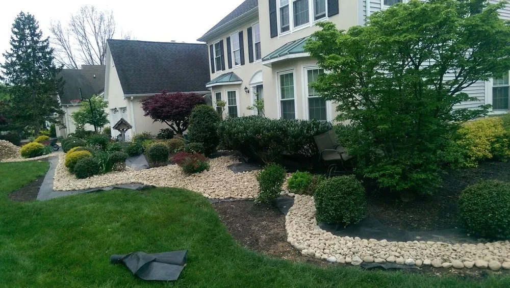 Affordable lawn care service in Ewing, NJ by Green Point Garden Services