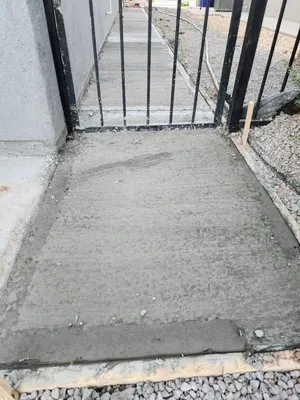 Green Renovations Landscaping Logo