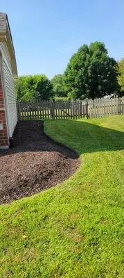 Green Reyes landscaping Logo