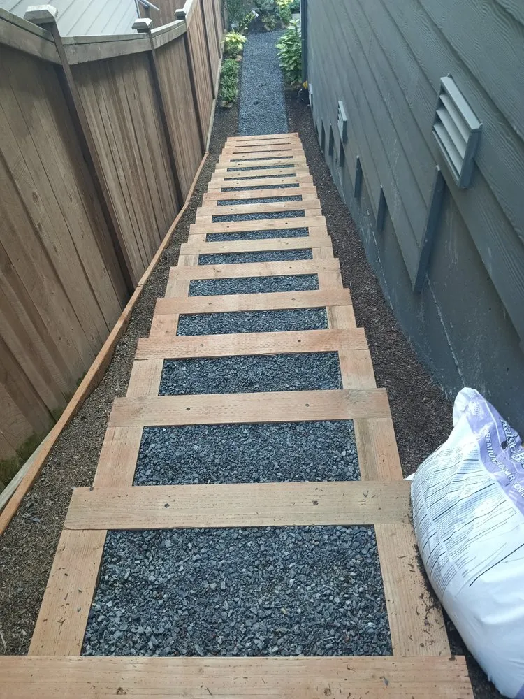 Affordable yard maintenance for homes in Seattle, WA by Green River Landscaping