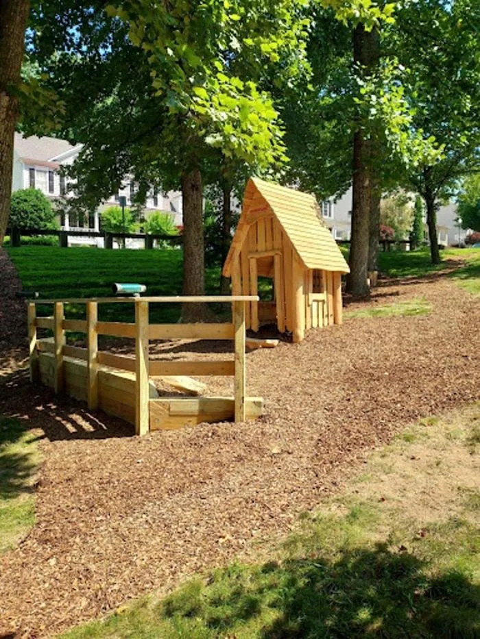 Professional yard maintenance experts serving Owings, MD - Green Roots Landscaping