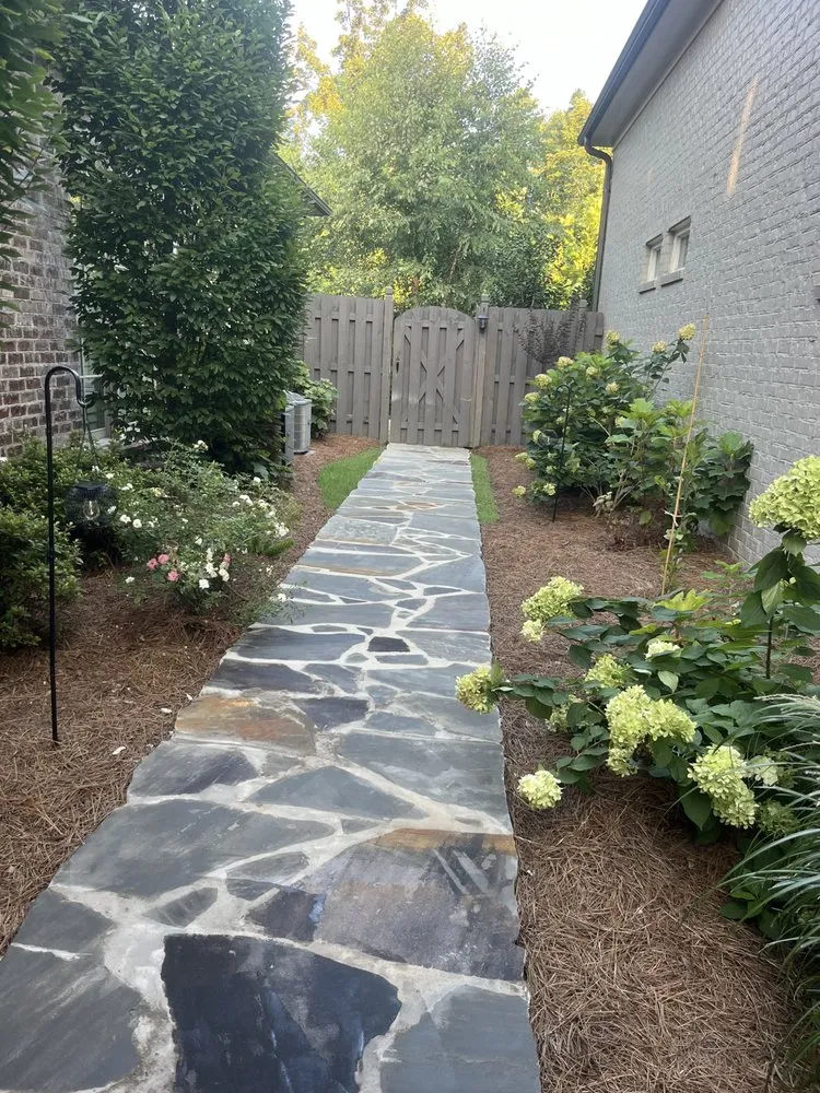 Trusted garden landscaping in Pelham, AL - Green Roots Services