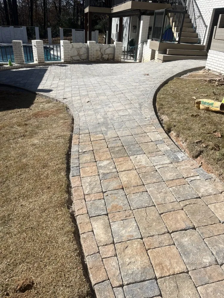 Custom garden landscaping in Pelham, AL - Green Roots Services