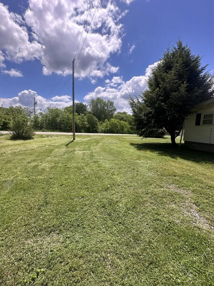 Professional garden landscaping in Springville, IN by Green Roots