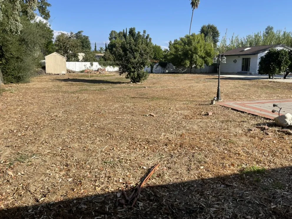 Affordable lawn mowing service for beautiful yards across Los Angeles, CA - Green Rootz