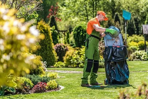 Local yard maintenance experts serving Northlake, IL - Green Scape