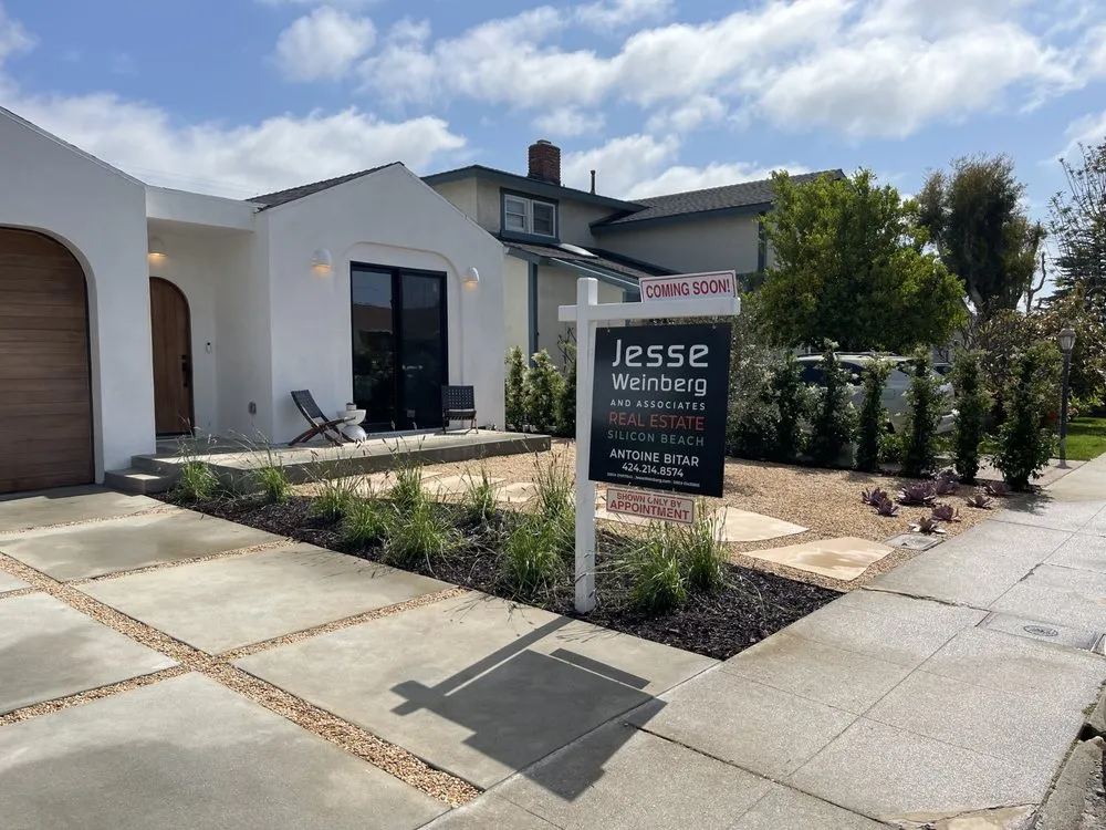 Affordable yard cleanup service experts serving Inglewood, CA - Green Scapes Landscaping