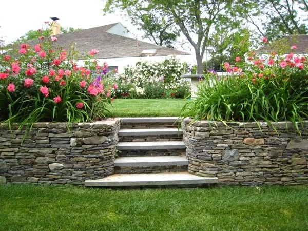 Professional garden landscaping experts serving Hampton Bays, NY - Green Season Landscaping