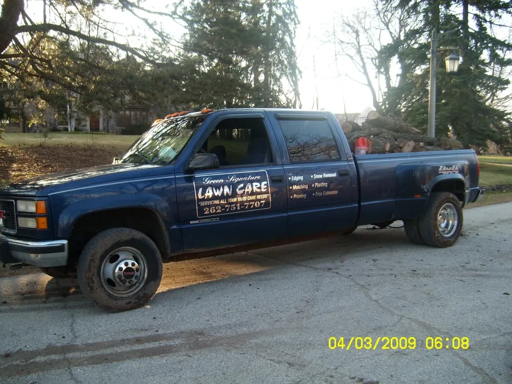 Reliable lawn mowing service in West Bend, WI - Green Signature Lawn And Landscaping