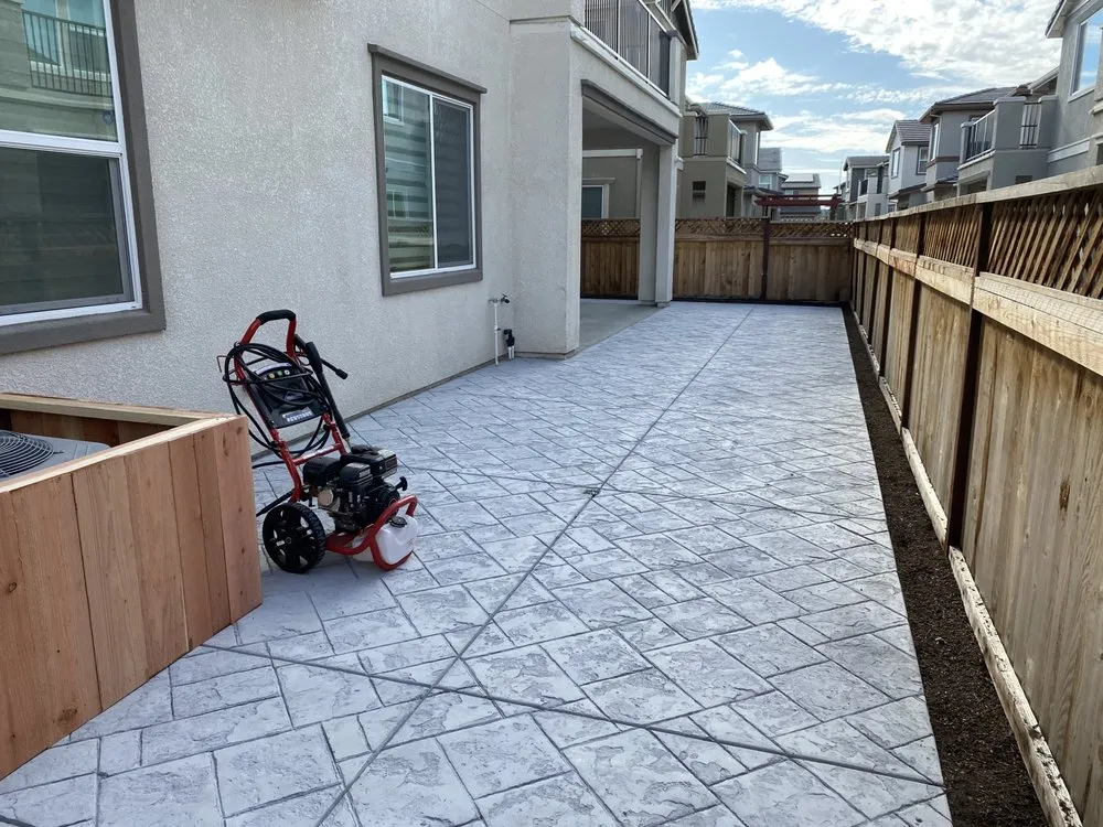 Local landscape installation for beautiful yards in Brentwood, CA by Green Sky Landscaping