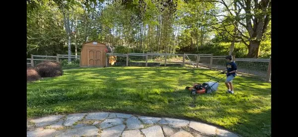 Green Solutions Landscaping Logo