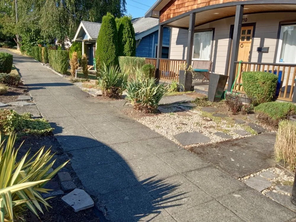 Custom yard maintenance for residential properties in Des Moines, WA by Green Star Landscaping