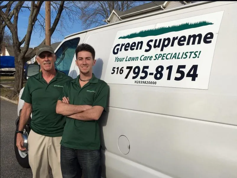 Reliable lawn mowing service experts serving Massapequa Park, NY - Green Supreme