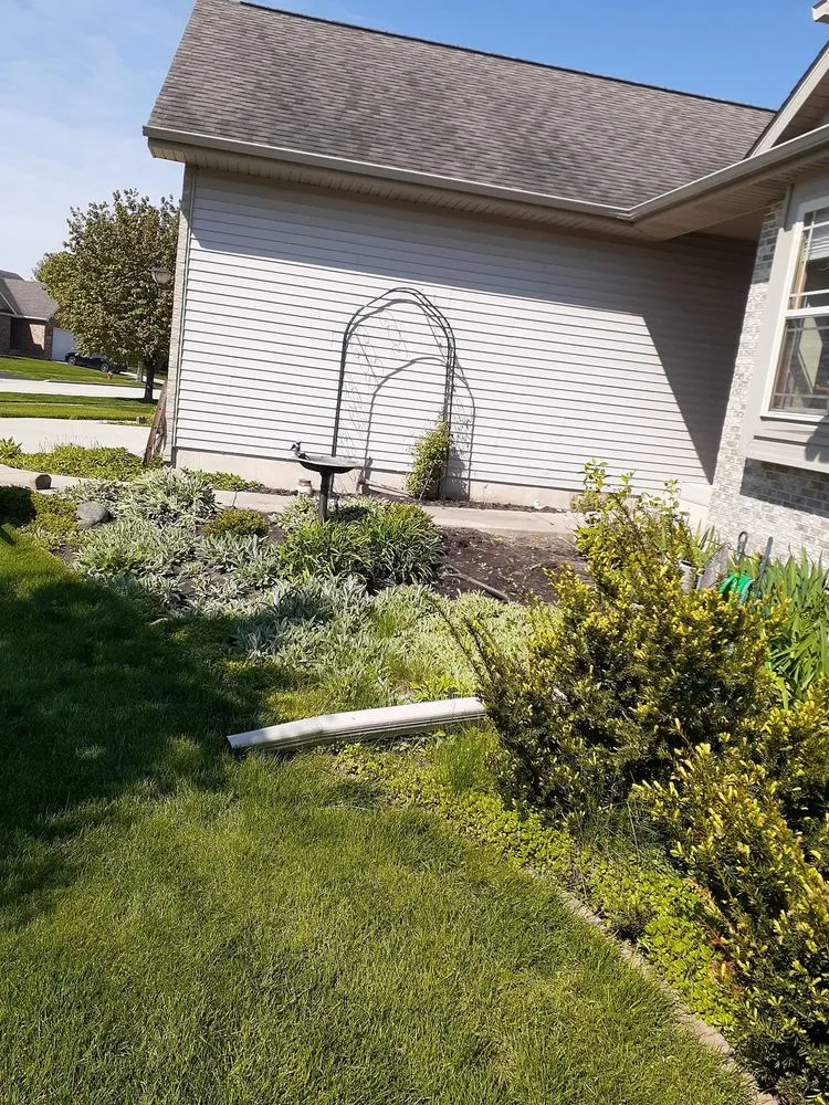 Local yard cleanup service for beautiful yards across DeKalb, IL - Green Sweep Lawn and Garden Services