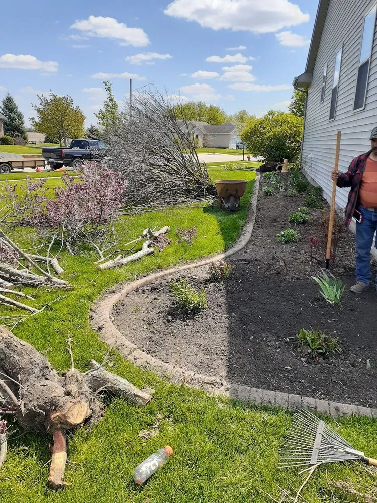 Reliable yard maintenance experts serving DeKalb, IL - Green Sweep Lawn and Garden Services