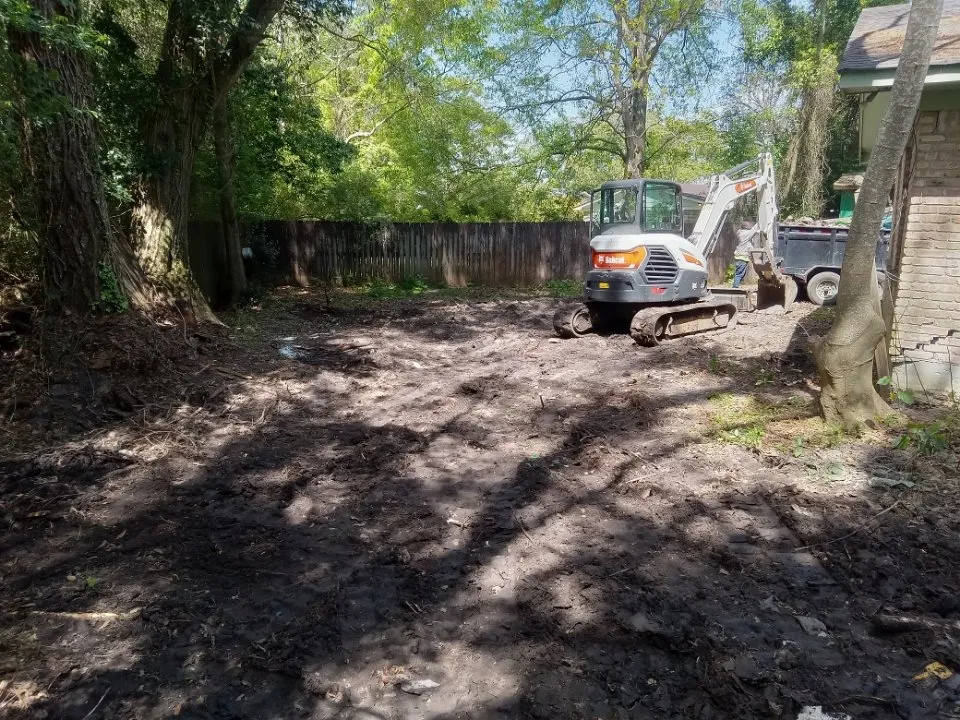 Reliable yard maintenance experts serving Mobile, AL - Green Team & Co