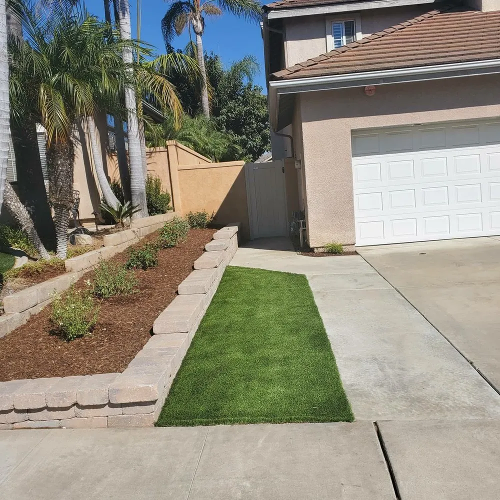 Professional yard maintenance with custom design in Ventura, CA by Green Team Landscapers