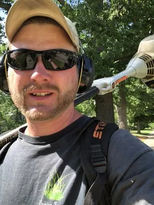 Green Team Lawn & Snow Logo