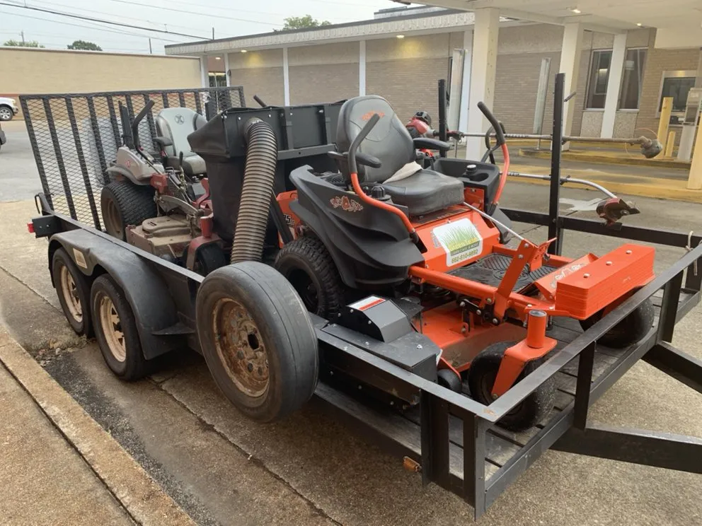 Custom yard cleanup service experts serving Tupelo, MS - Green Team of Tupelo Lawn Care and more