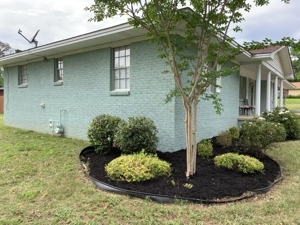 Top-rated residential landscaping for outdoor upgrades in Tupelo, MS by Green Team of Tupelo Lawn Care and more