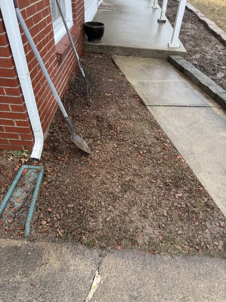 Affordable yard cleanup service near you in Bloomington, IN by Green Thumb Landscaping