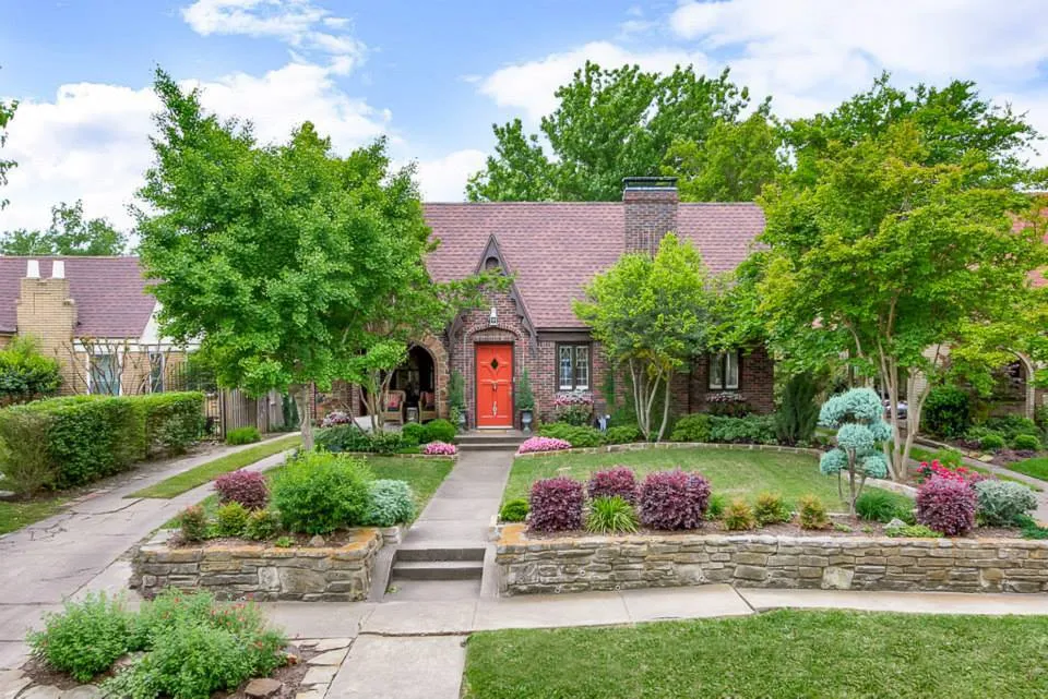 Trusted landscape design for residential properties in Lewisville, TX by Green Thumb Landscaping