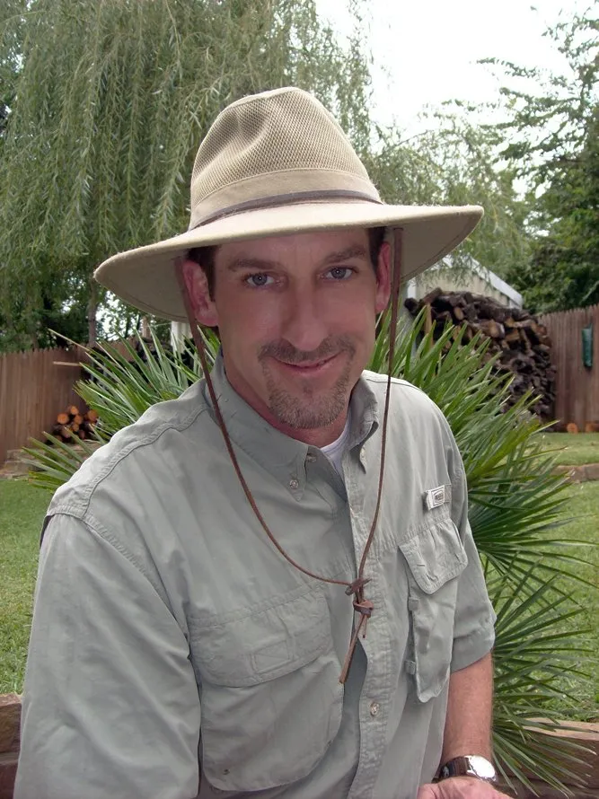 Trusted yard cleanup service in Lewisville, TX by Green Thumb Landscaping