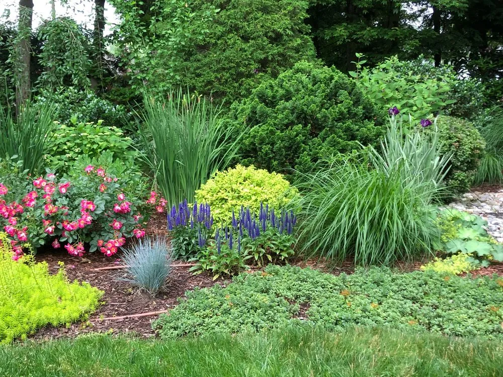 Custom outdoor landscaping experts serving Trumbull, CT - Green Thumb Landscaping