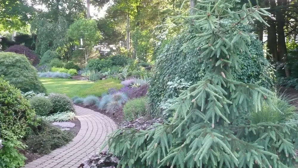 Reliable outdoor landscaping experts serving Trumbull, CT - Green Thumb Landscaping