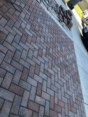 Green Thumb Landscaping Logo