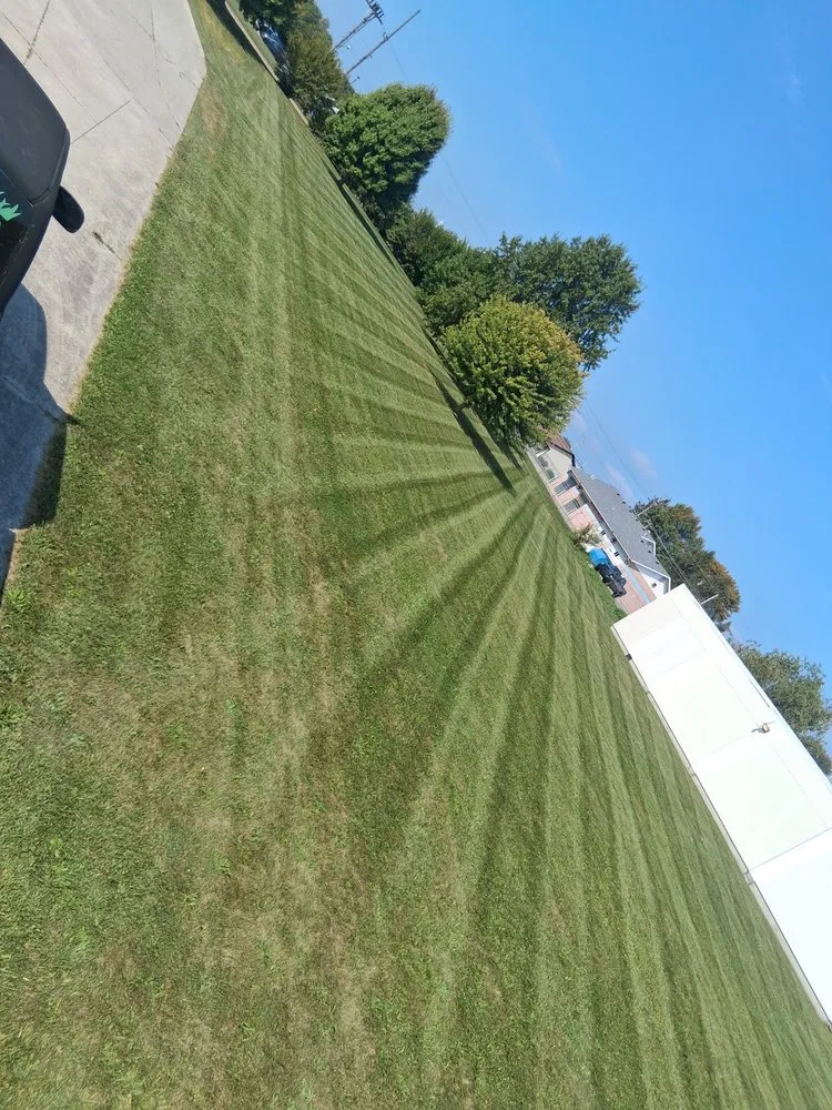 Expert lawn care service experts serving Sandusky, OH - Green Thumb Mobile Maintenance