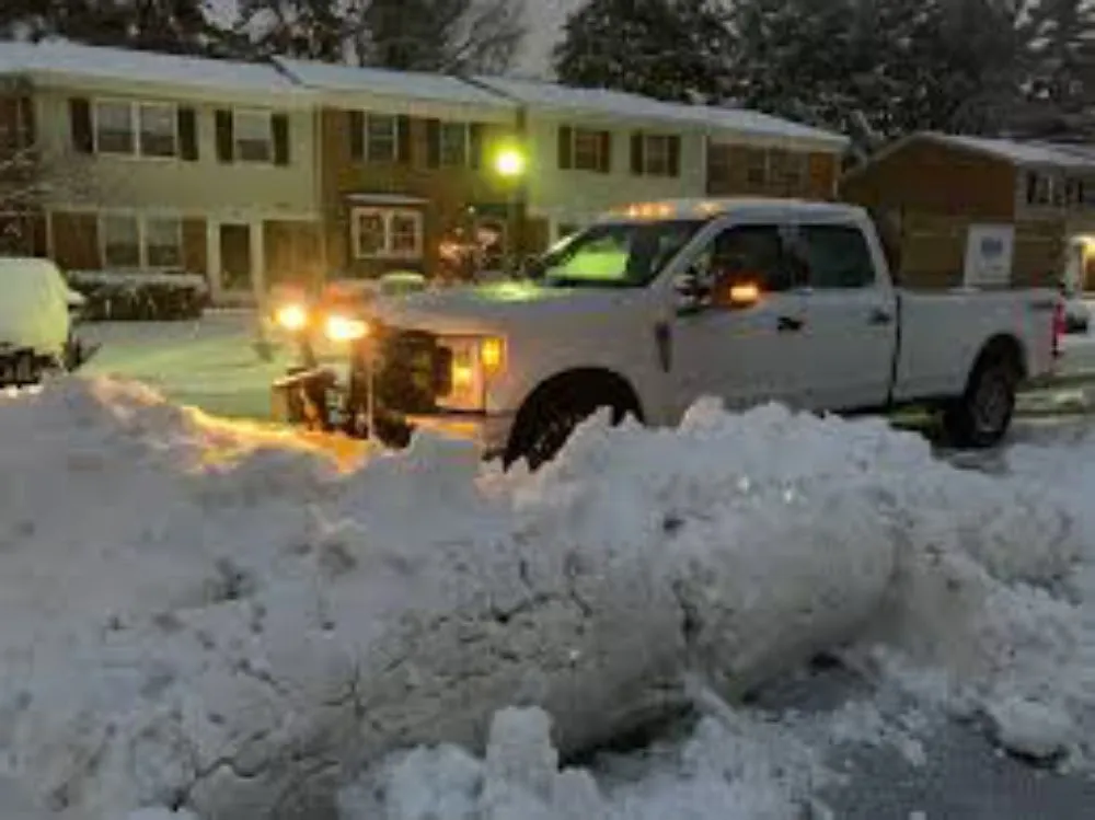 Custom residential landscaping in Lorain, OH by Green Thumb Services