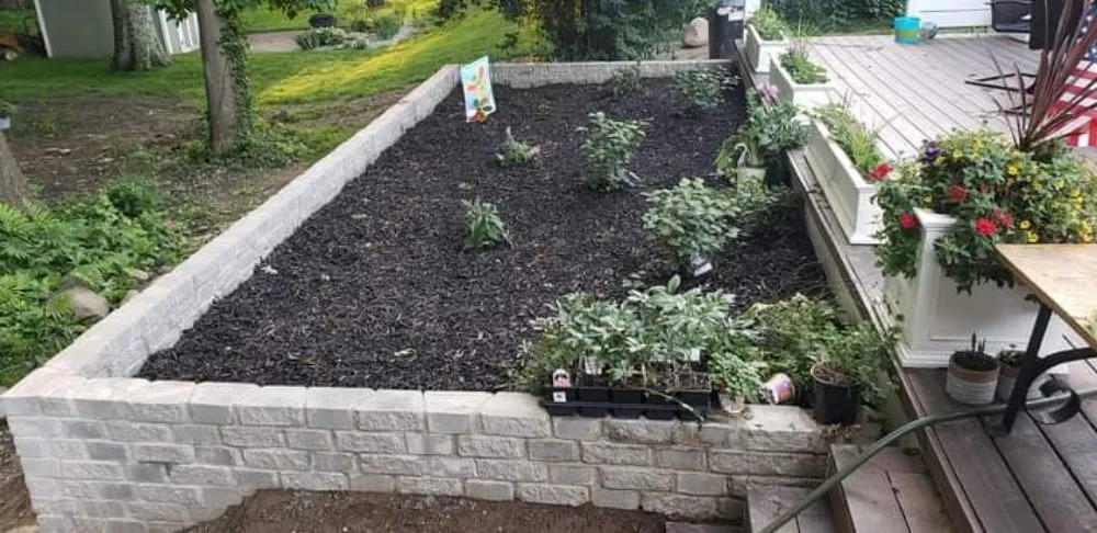 Trusted outdoor landscaping experts serving Lorain, OH - Green Thumb Services