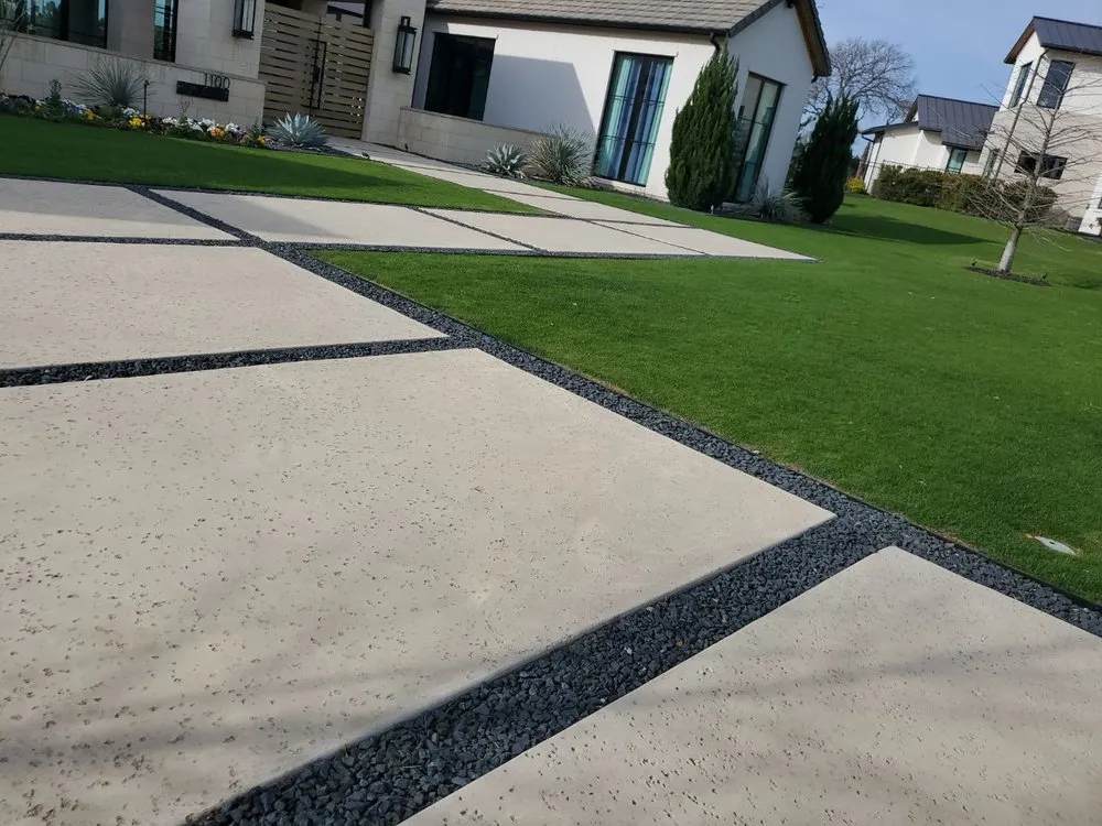 Trusted garden landscaping in Euless, TX by Green Top Lawn Care