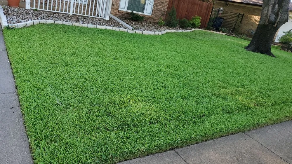 Local garden landscaping in Euless, TX by Green Top Lawn Care