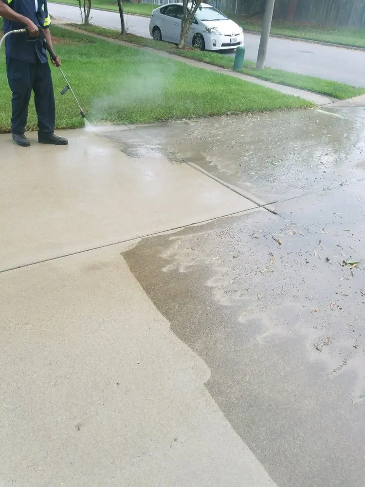 Local landscaping services in Norfolk, VA by Green Top Lawn