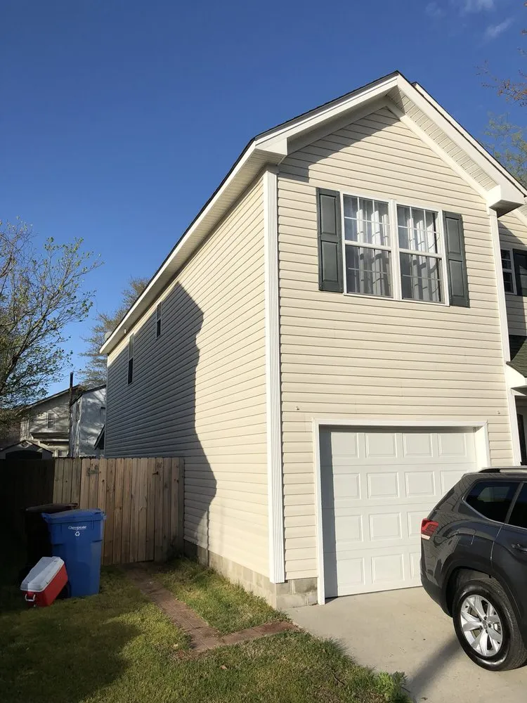 Custom garden landscaping in Norfolk, VA by Green Top Lawn