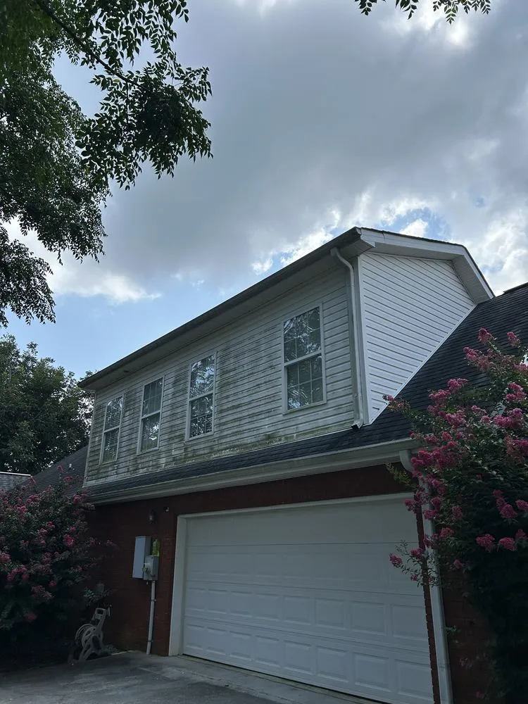 Professional lawn mowing service experts serving Warner Robins, GA - Green Touch landscaping