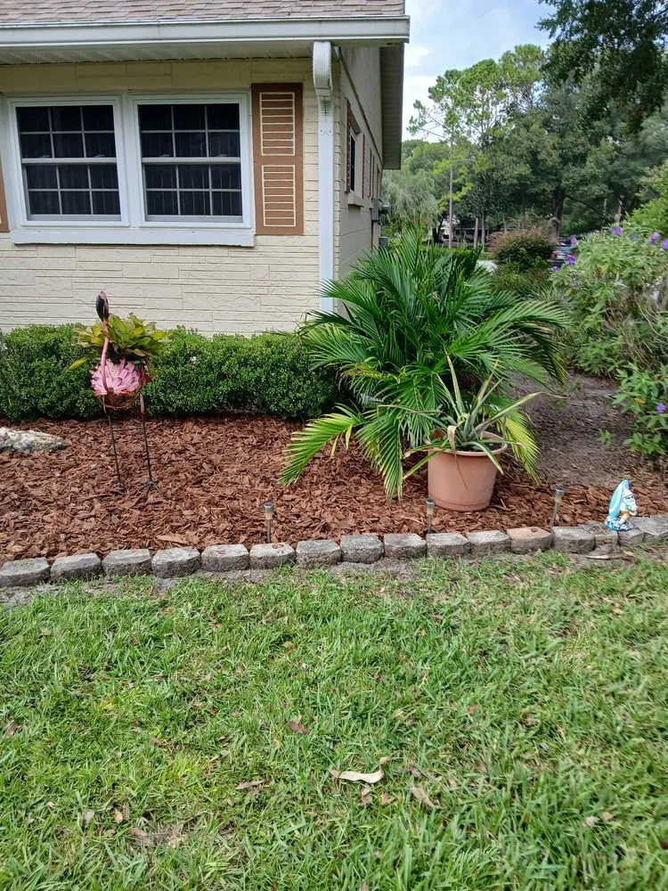 Professional garden landscaping experts serving Ocala, FL - Green Truck Mowing
