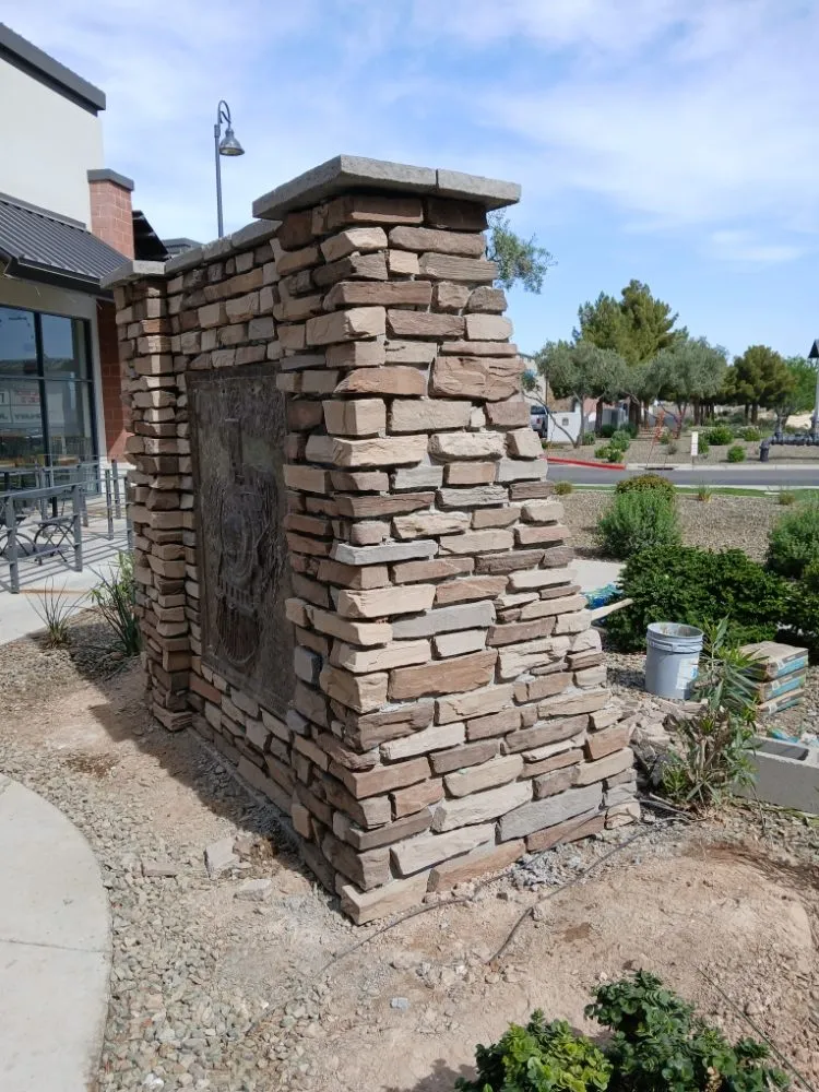 Top-rated yard maintenance experts serving Glendale, AZ - Green Valle Landscaping