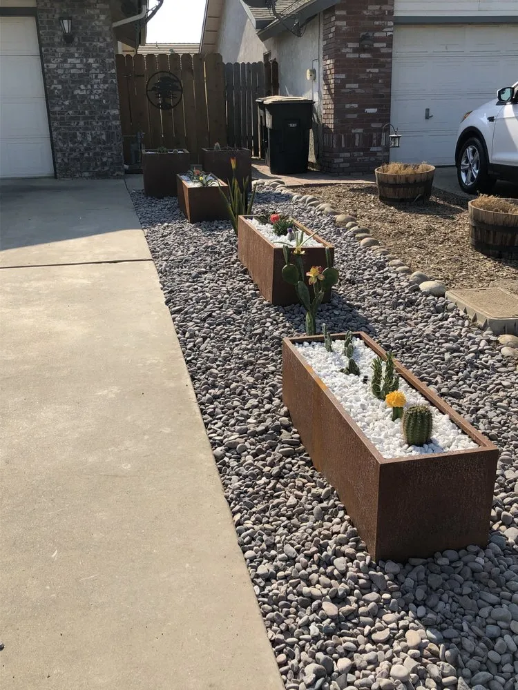 Custom residential landscaping experts serving Visalia, CA - Green Valley Gardening