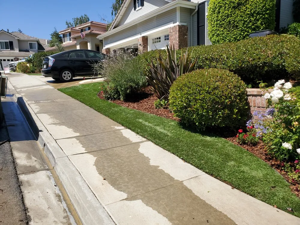 Trusted yard cleanup service for homes across Oxnard, CA - Green Valley Landscape and Design